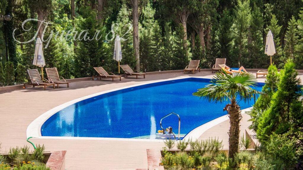 Ялта, ул. Ломоносова, 25