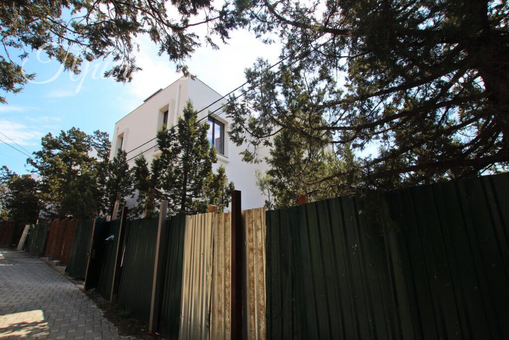 Ялта, пгт. Гаспра, ул. Маратовская