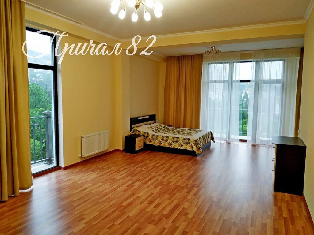 Ялта, ул. Пионерская 8