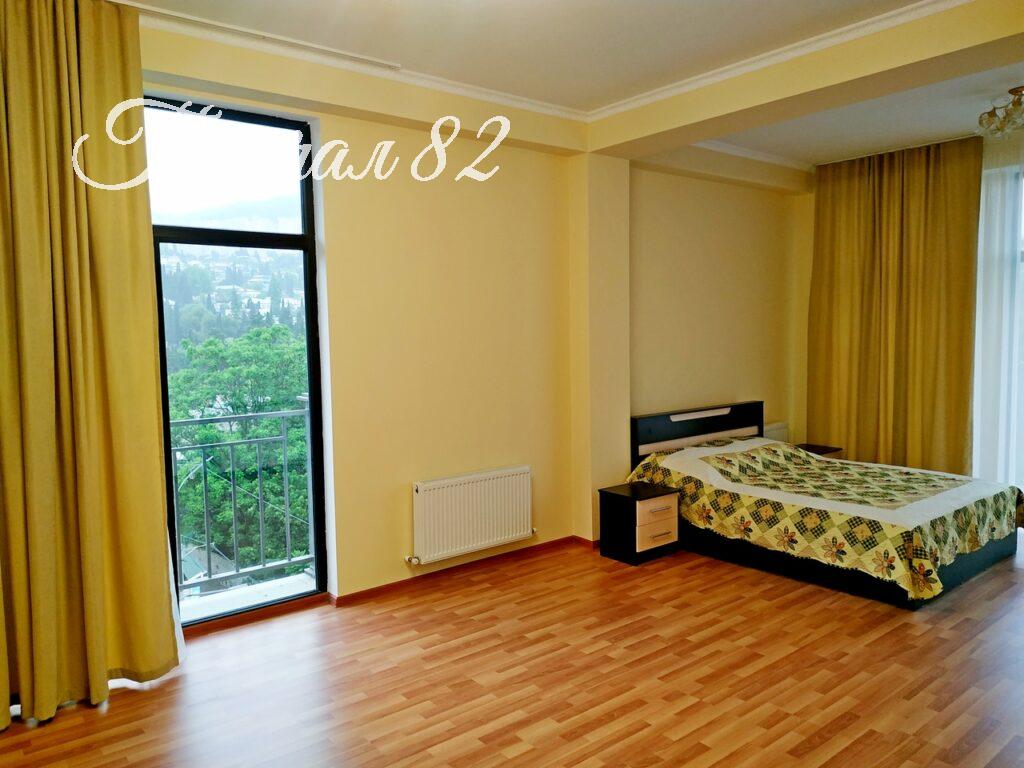 Ялта, ул. Пионерская 8