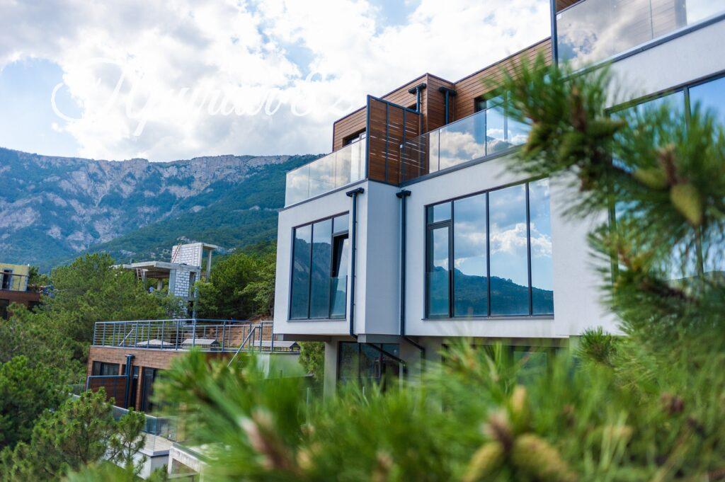 Ялта, ул. Большевистская,100