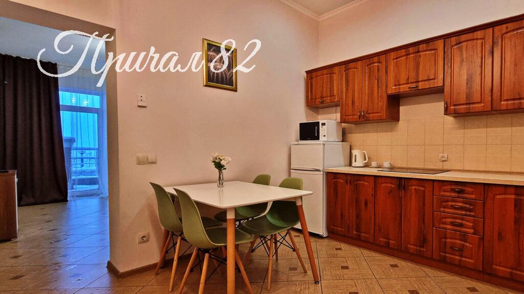 Ялта, пгт. Отрадное, ул. Мориса Тореза, 5