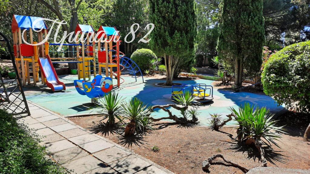 Ялта, пгт. Отрадное, ул. Мориса Тореза, 5