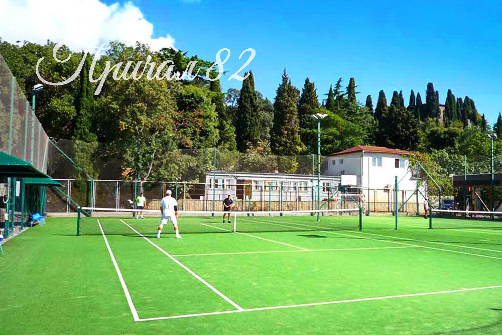 Ялта, пгт. Отрадное, ул. Мориса Тореза, 5