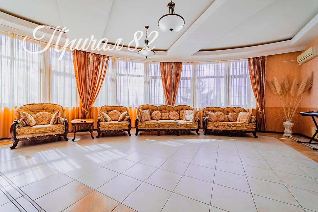 Ялта, пгт. Никита, улица Оранжерейная