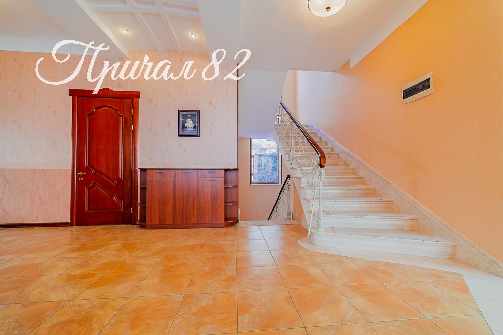 Ялта, пгт. Никита, улица Оранжерейная