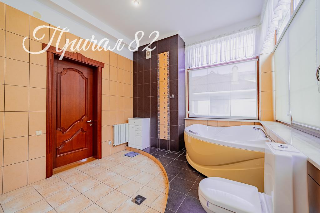 Ялта, пгт. Никита, улица Оранжерейная