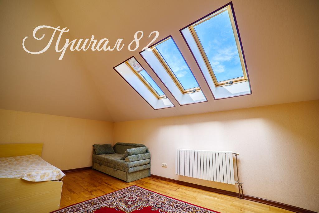 Ялта, пгт. Никита, улица Оранжерейная