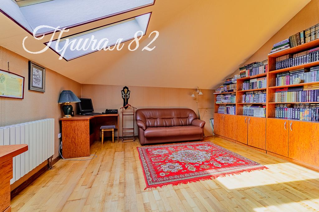 Ялта, пгт. Никита, улица Оранжерейная