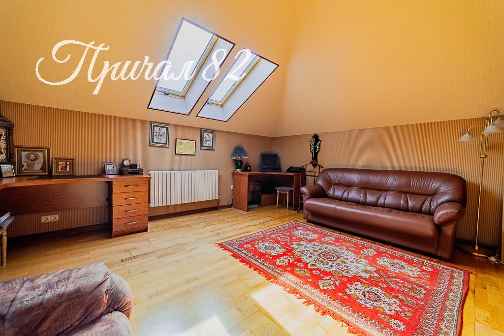 Ялта, пгт. Никита, улица Оранжерейная