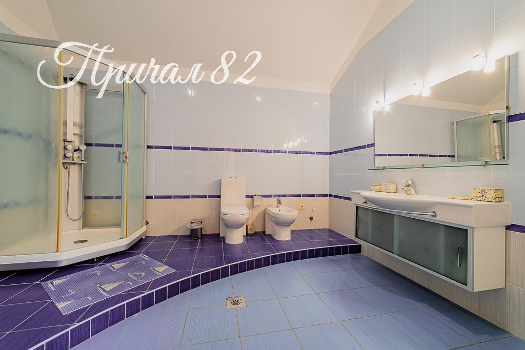 Ялта, пгт. Никита, улица Оранжерейная