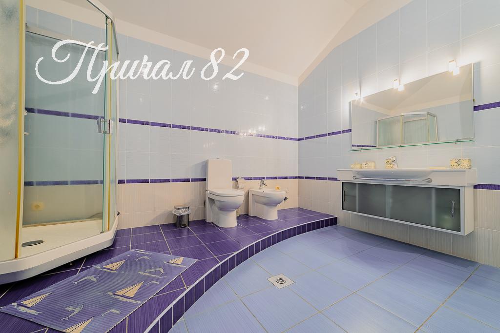 Ялта, пгт. Никита, улица Оранжерейная