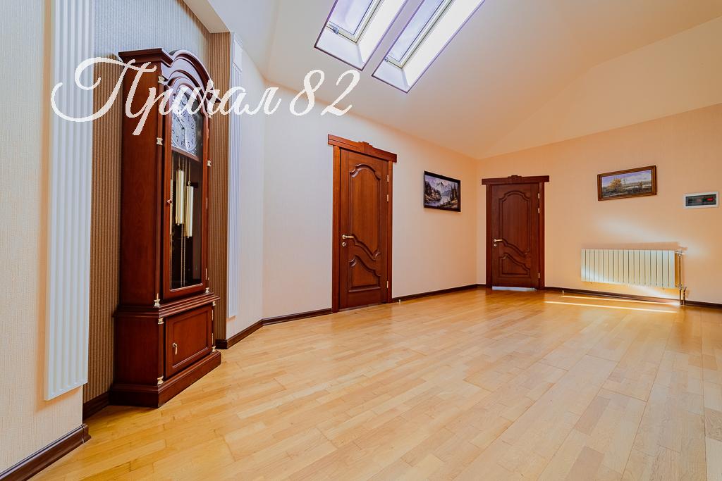 Ялта, пгт. Никита, улица Оранжерейная