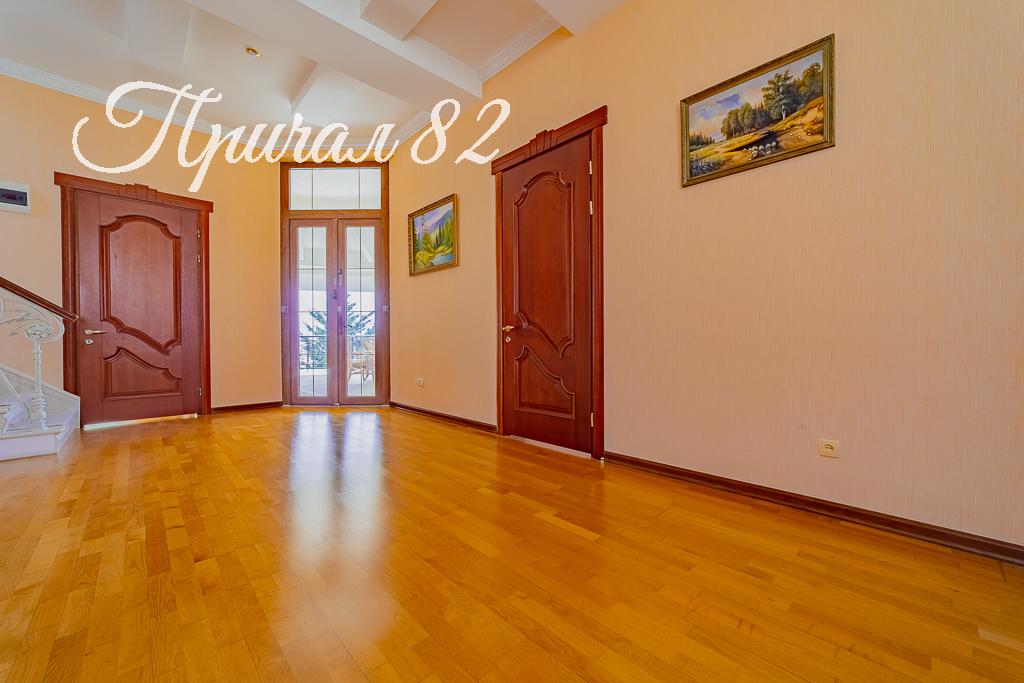 Ялта, пгт. Никита, улица Оранжерейная