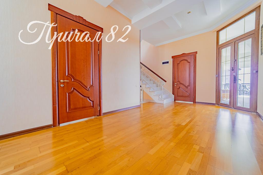 Ялта, пгт. Никита, улица Оранжерейная