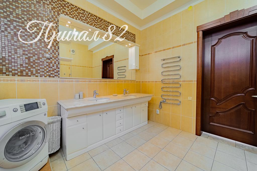 Ялта, пгт. Никита, улица Оранжерейная