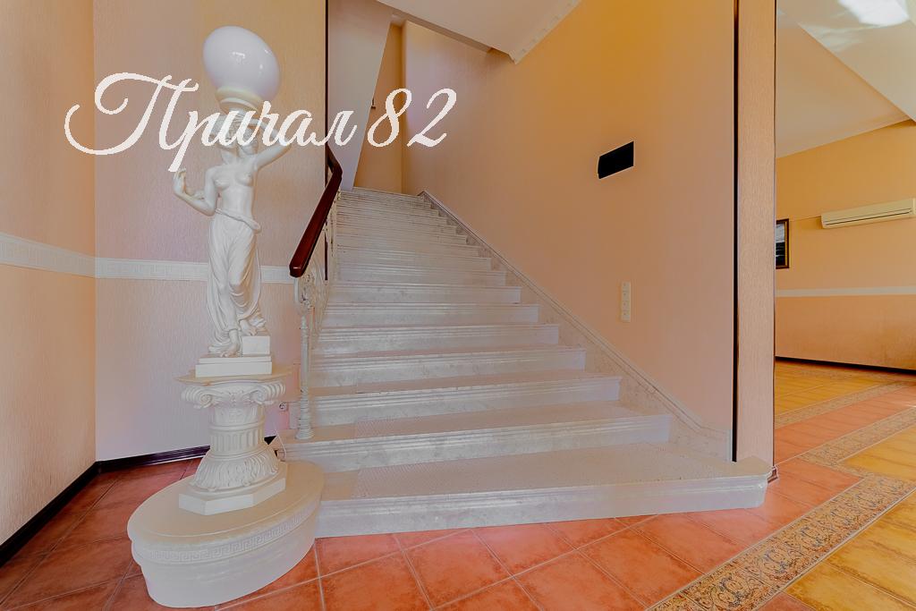 Ялта, пгт. Никита, улица Оранжерейная