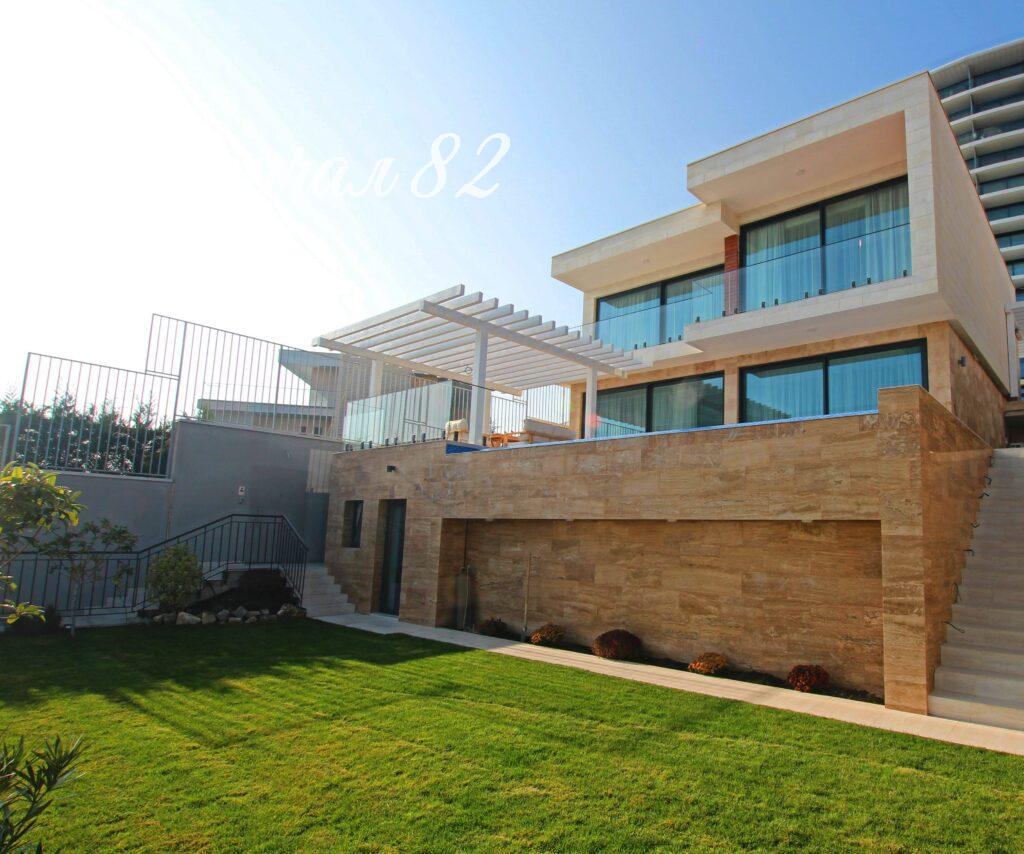 Ялта, пгт. Гурзуф, ул. Ялтинская