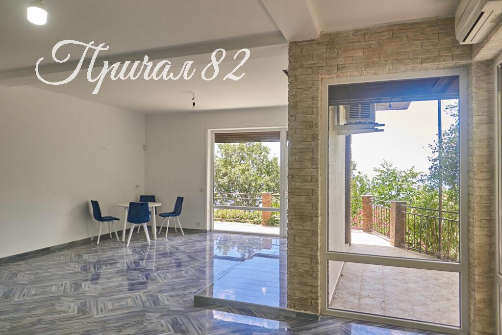 Ялта поселок городского типа Парковое улица Центральная дом 36