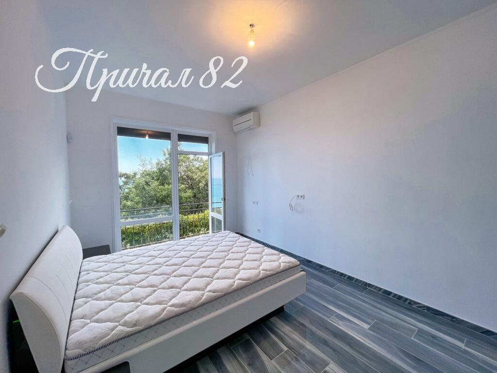 Ялта поселок городского типа Парковое улица Центральная дом 36