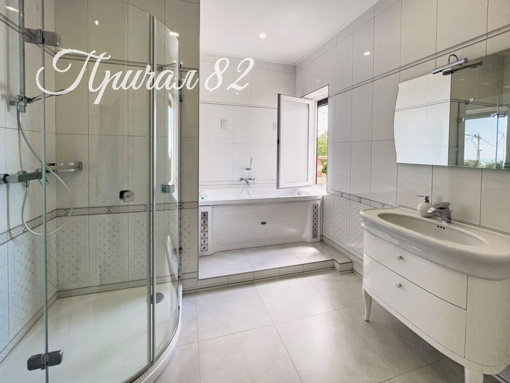 Ялта поселок городского типа Парковое улица Центральная дом 36