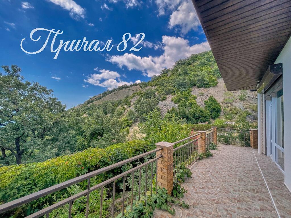 Ялта поселок городского типа Парковое улица Центральная дом 36