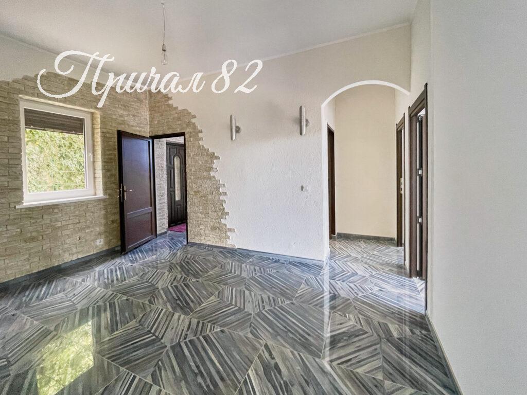 Ялта поселок городского типа Парковое улица Центральная дом 36