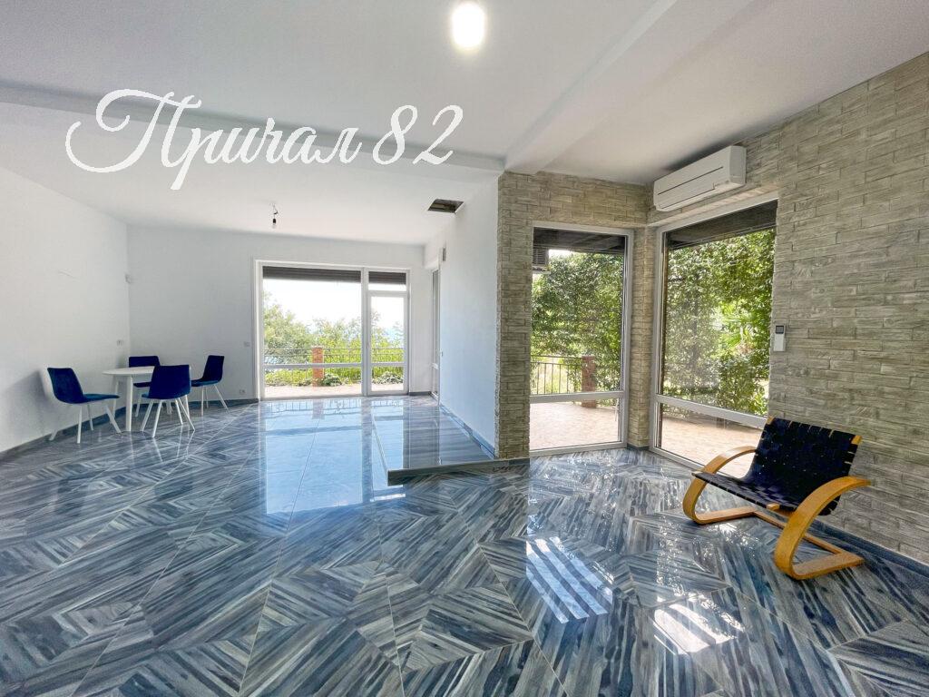 Ялта поселок городского типа Парковое улица Центральная дом 36