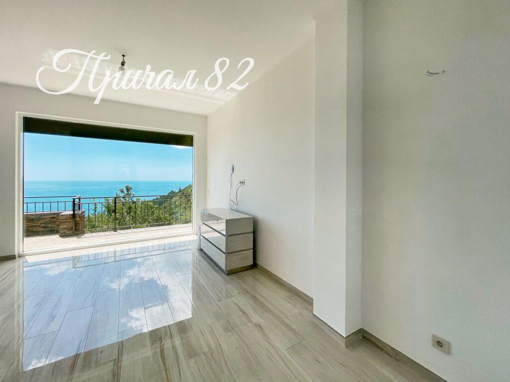 Ялта поселок городского типа Парковое улица Центральная дом 36