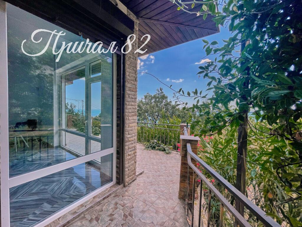 Ялта поселок городского типа Парковое улица Центральная дом 36