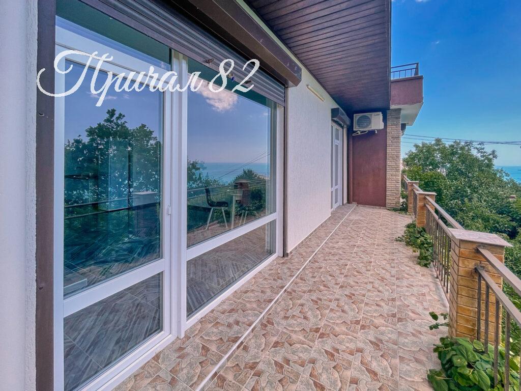 Ялта поселок городского типа Парковое улица Центральная дом 36