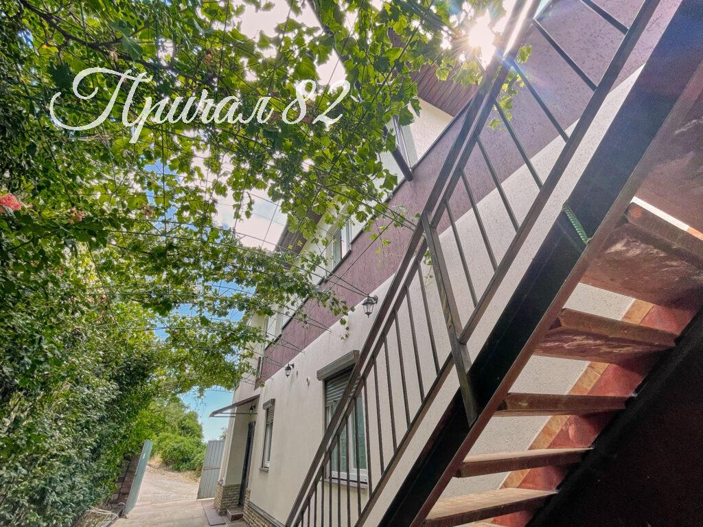 Ялта поселок городского типа Парковое улица Центральная дом 36