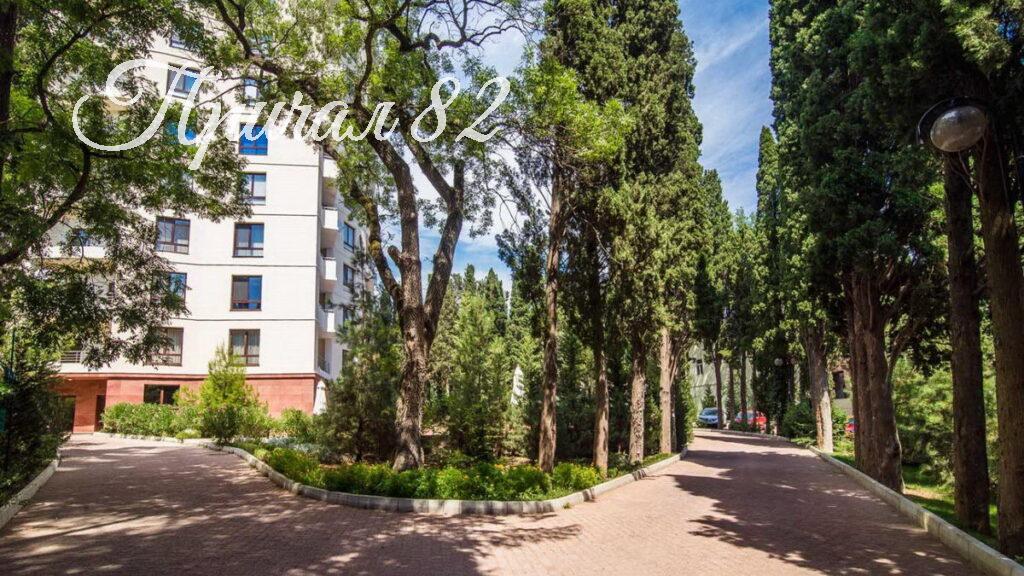 Ялта, ул. Ломоносова, 25