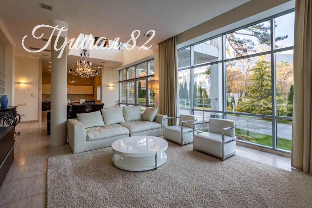 г. Ялта, пгт. Виноградное