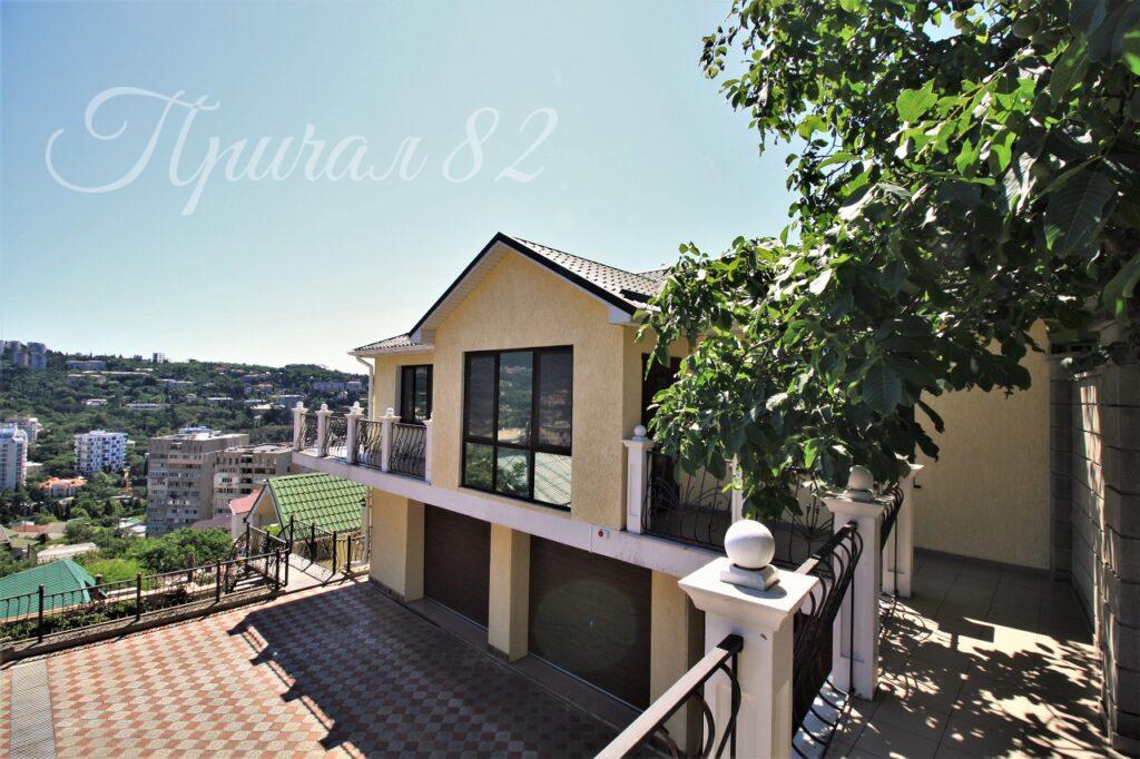 Ялта, улица Лененградская