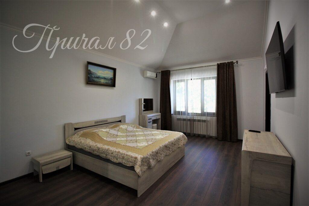 Ялта, улица Лененградская