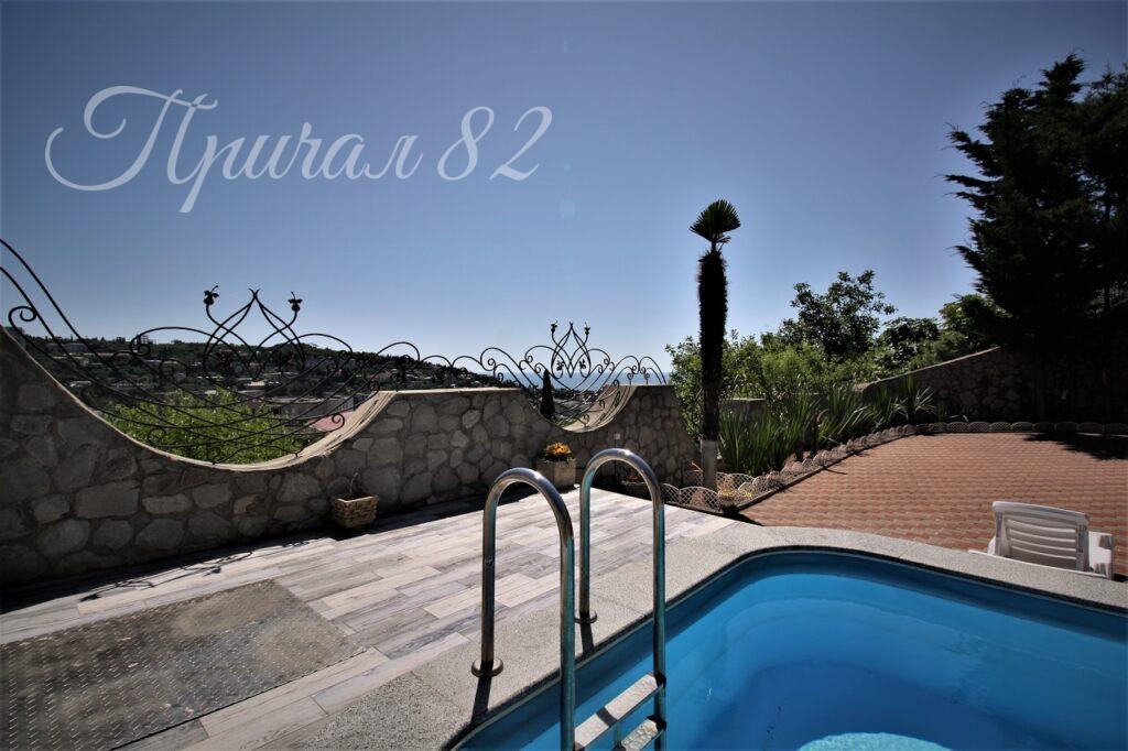 Ялта, улица Лененградская