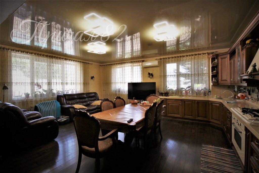 Ялта, улица Лененградская