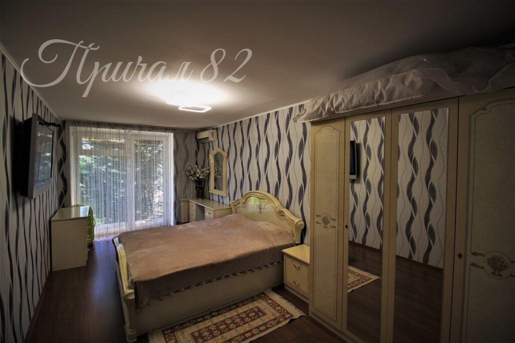 Ялта, улица Лененградская