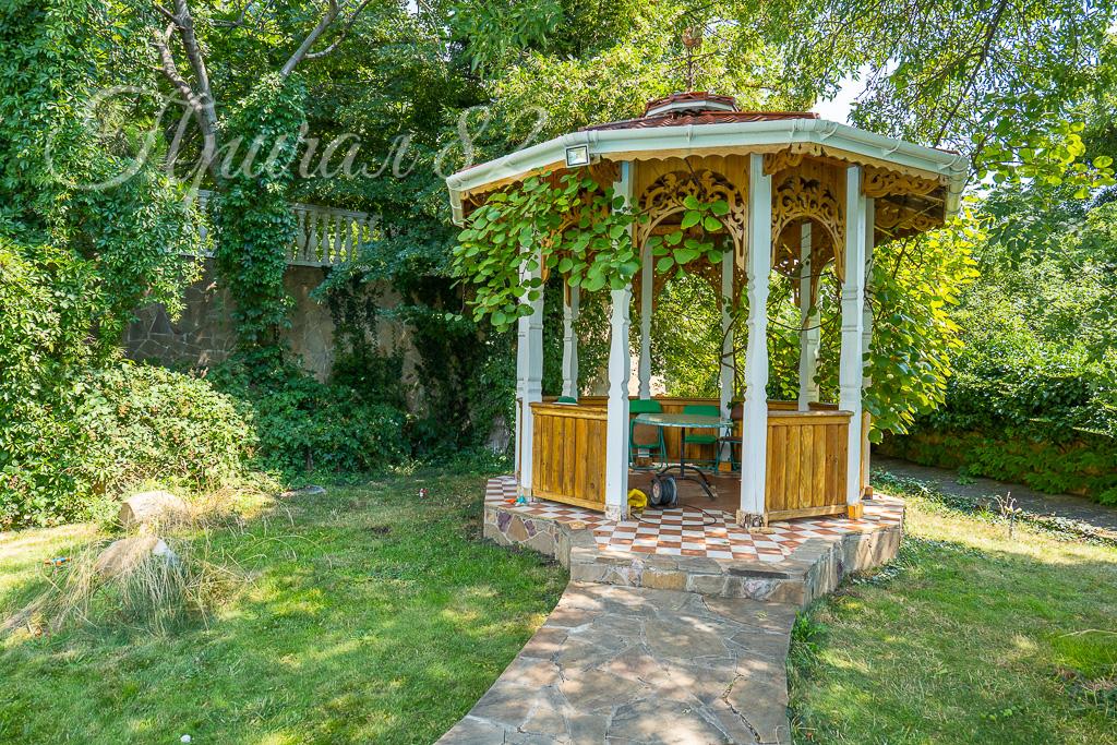 Республика Крым, г.о. Алушта, пос. Лазурное