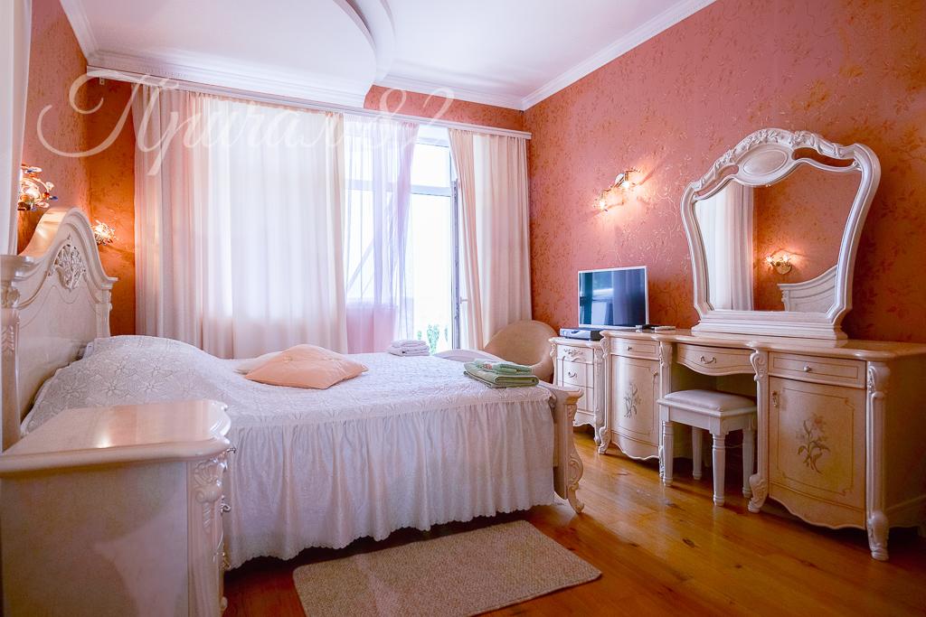 Республика Крым, г.о. Алушта, пос. Лазурное