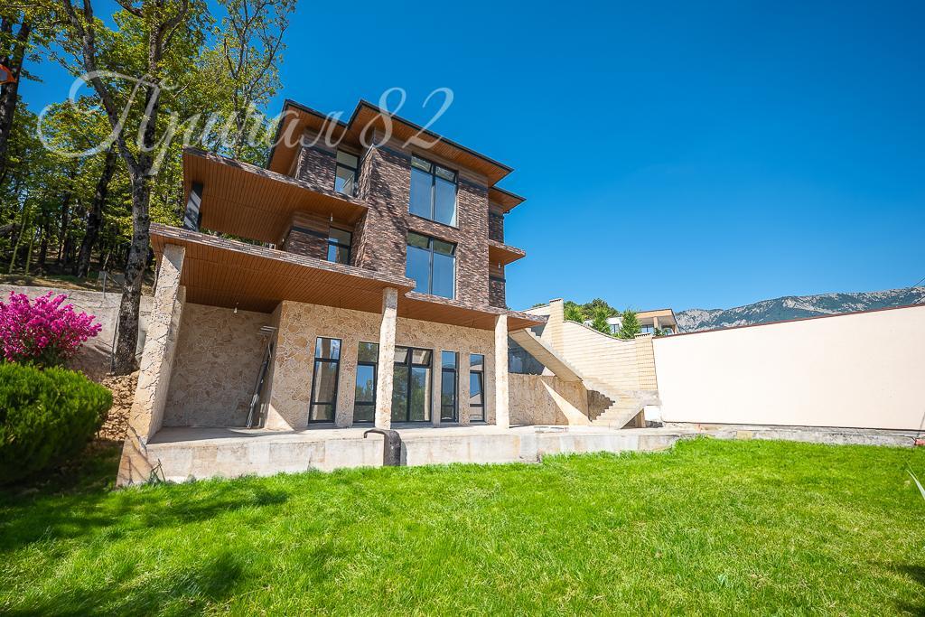 Ялта, улица Магобинская 8