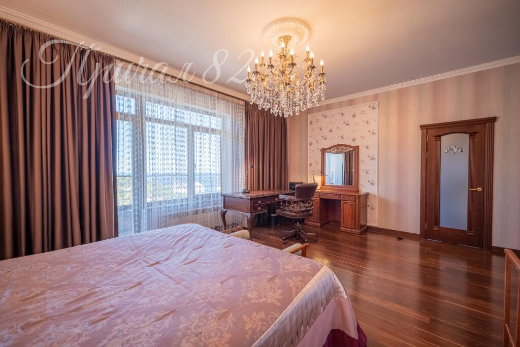 Ялта, улица Щорса,30