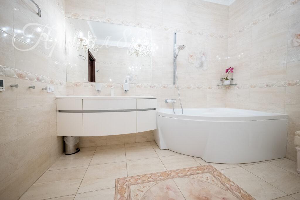 Ялта, улица Щорса,30