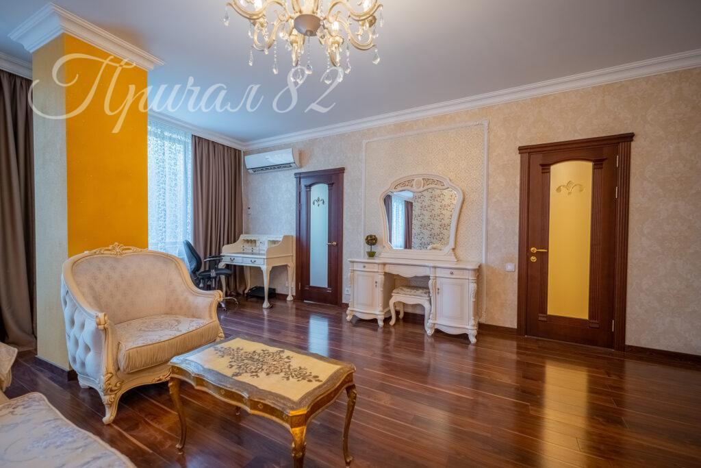 Ялта, улица Щорса,30