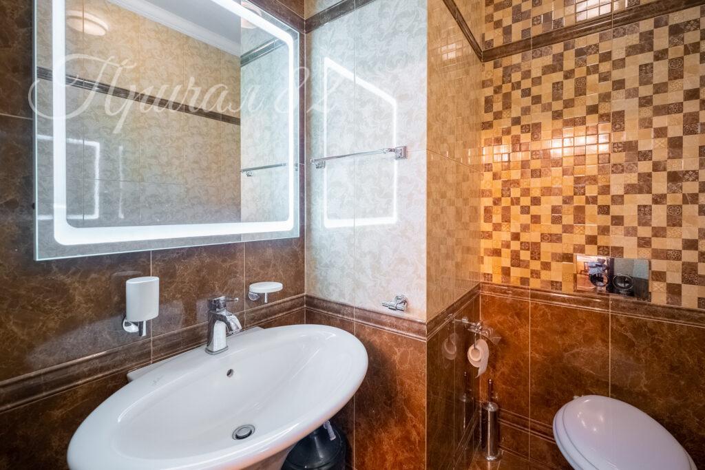 Ялта, улица Щорса,30