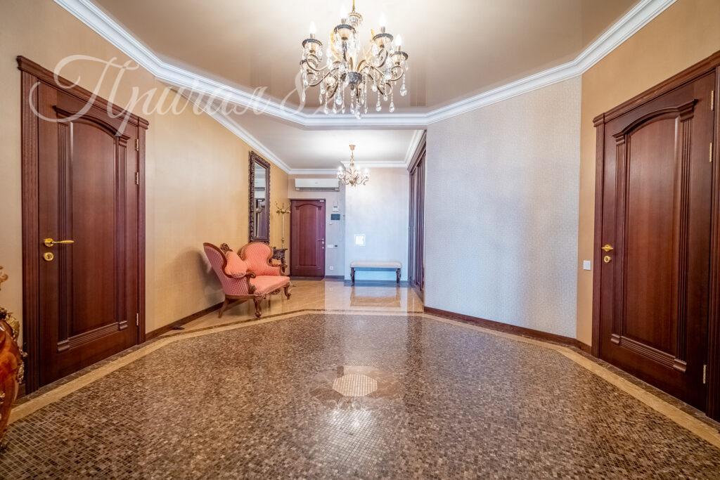 Ялта, улица Щорса,30