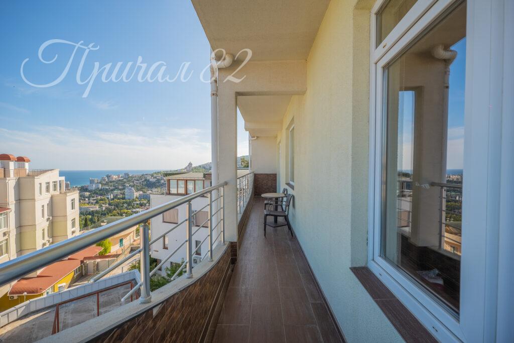 Ялта, улица Щорса,30