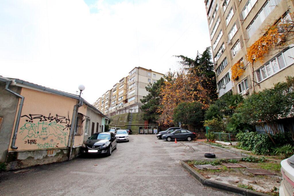 Ялта, ул. Октябрьская д. 6