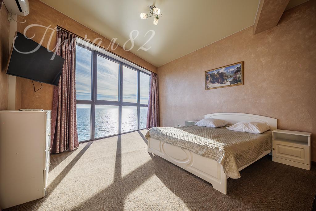 Ялта улица Морской спуск 8